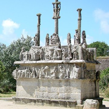 Calvaire et chapelle de Tronoën