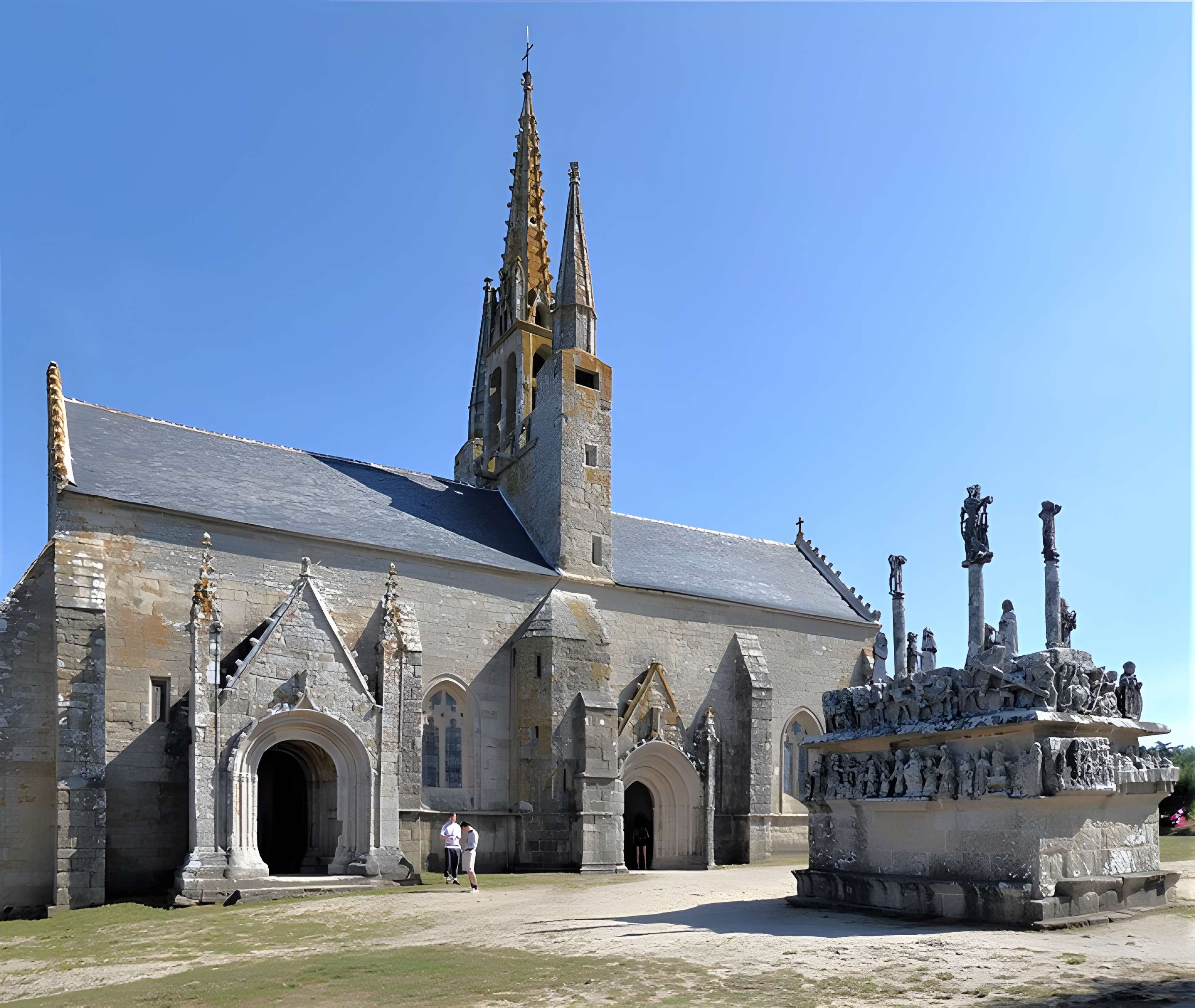 Calvaire et chapelle de Tronoën