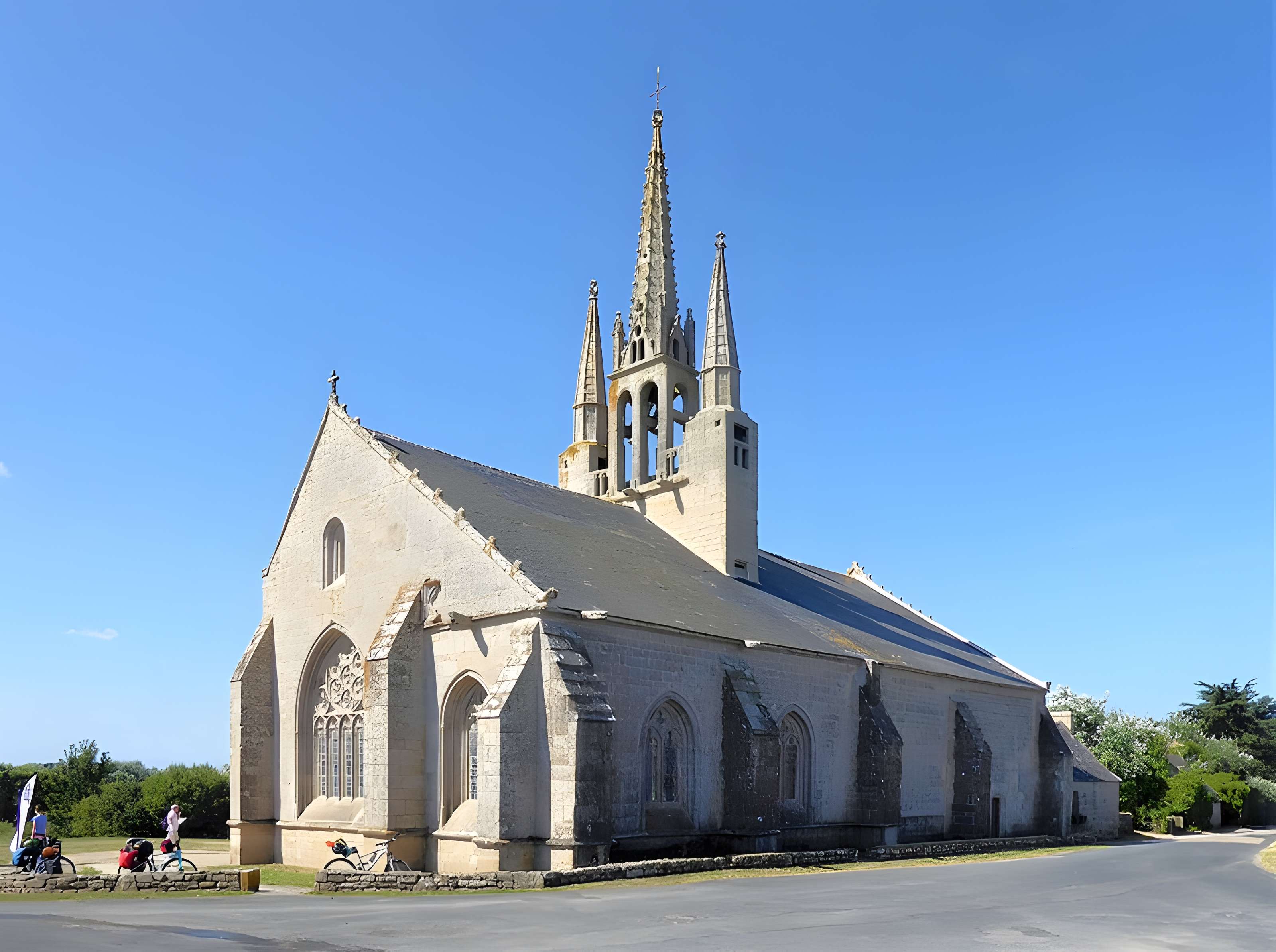 Calvaire et chapelle de Tronoën