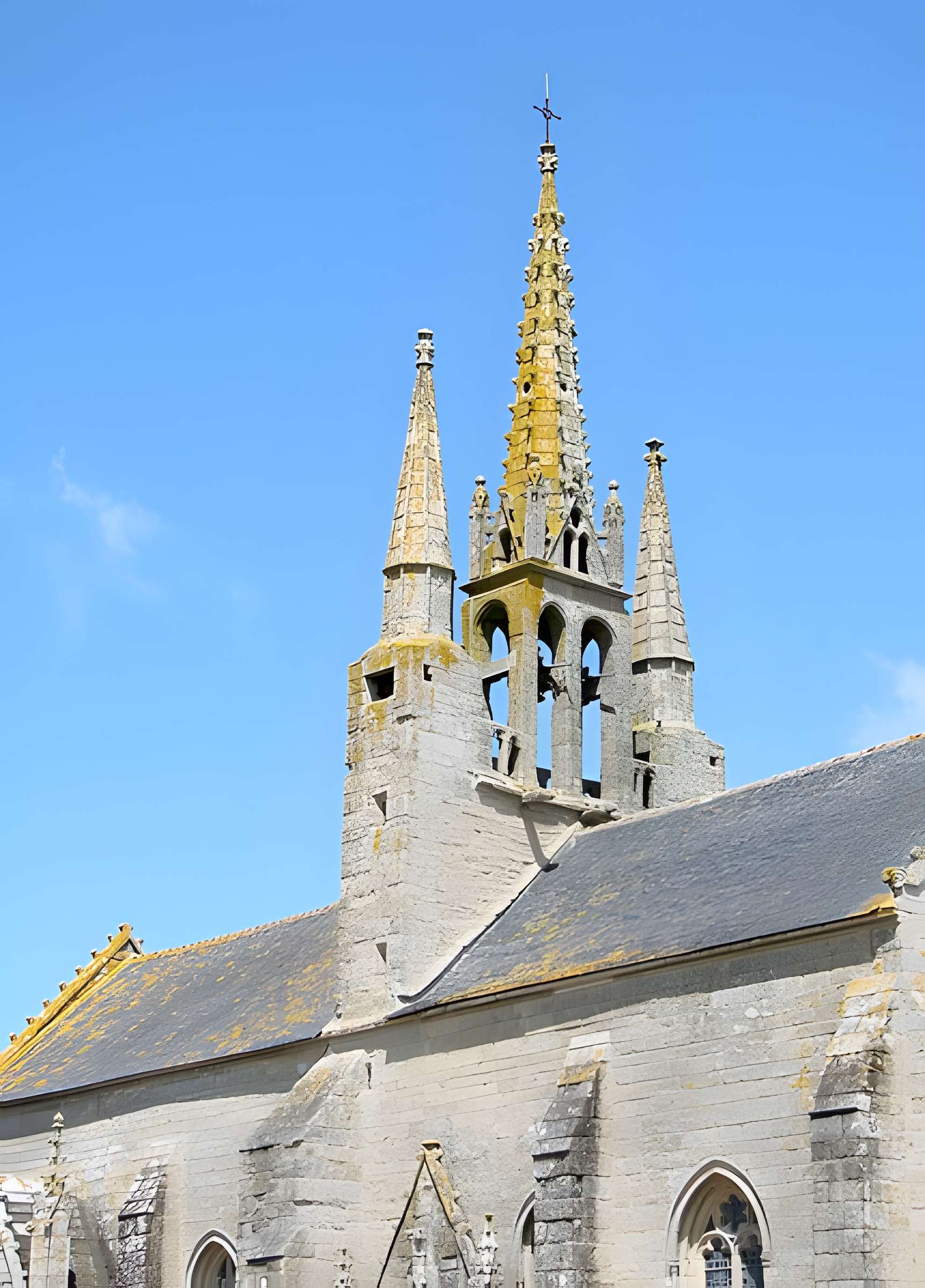 Calvaire et chapelle de Tronoën