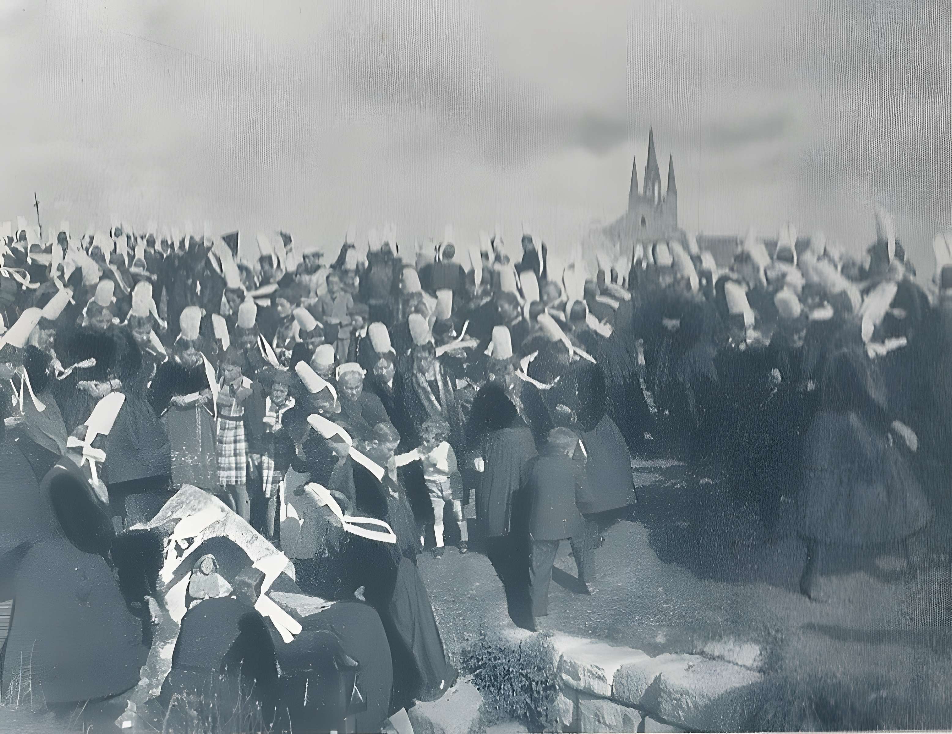 Calvaire et chapelle de Tronoën