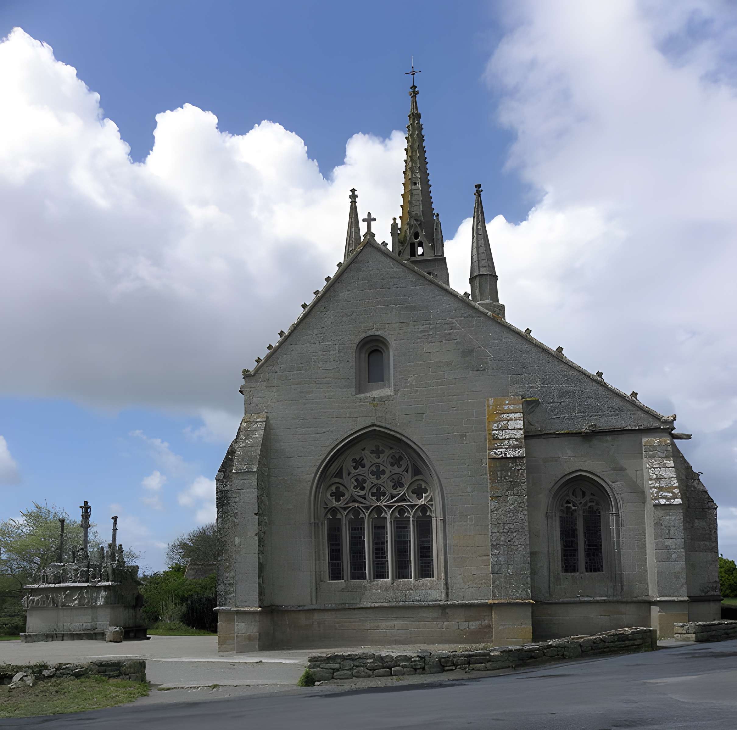 Calvaire et chapelle de Tronoën