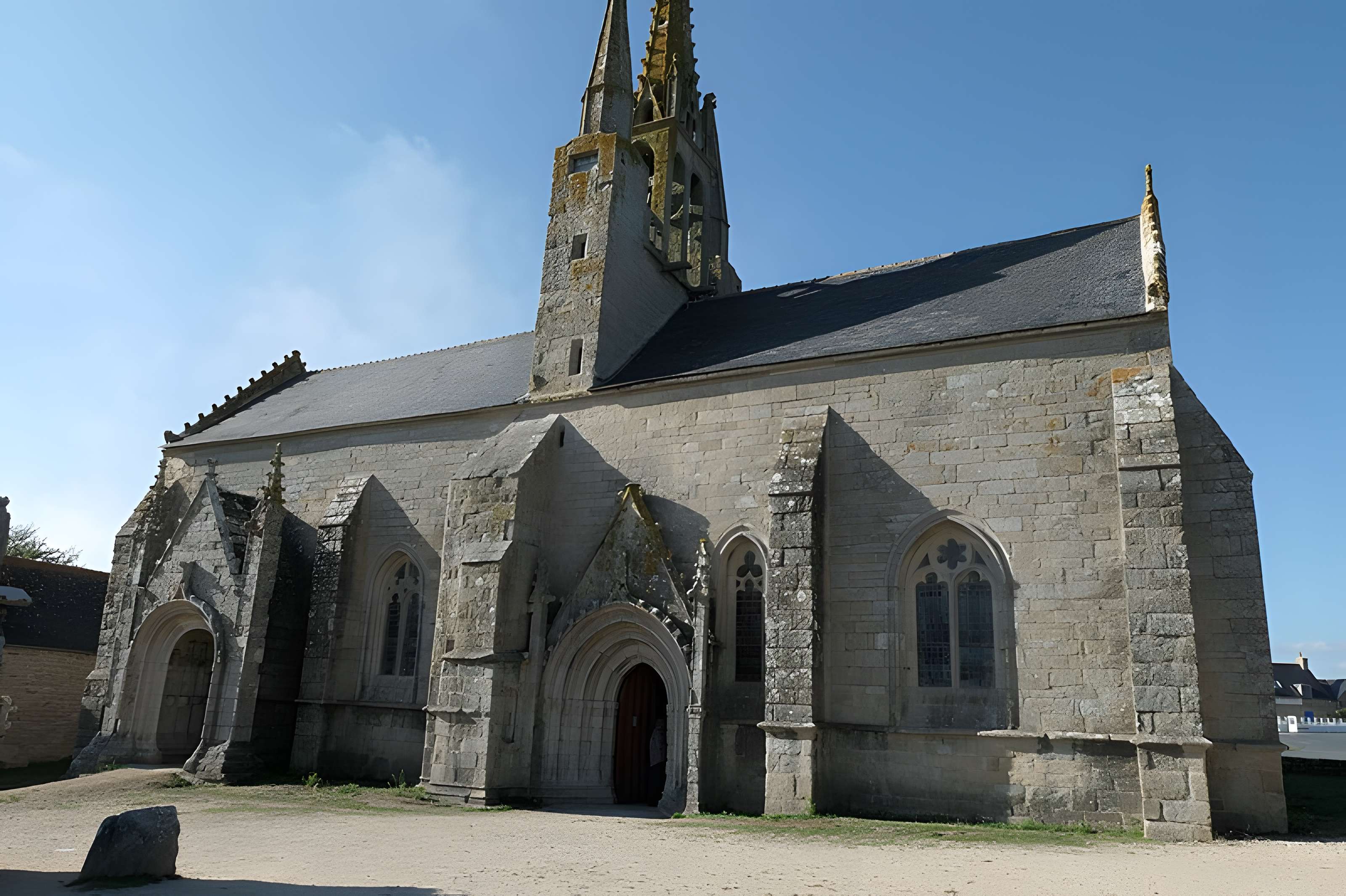 Calvaire et chapelle de Tronoën