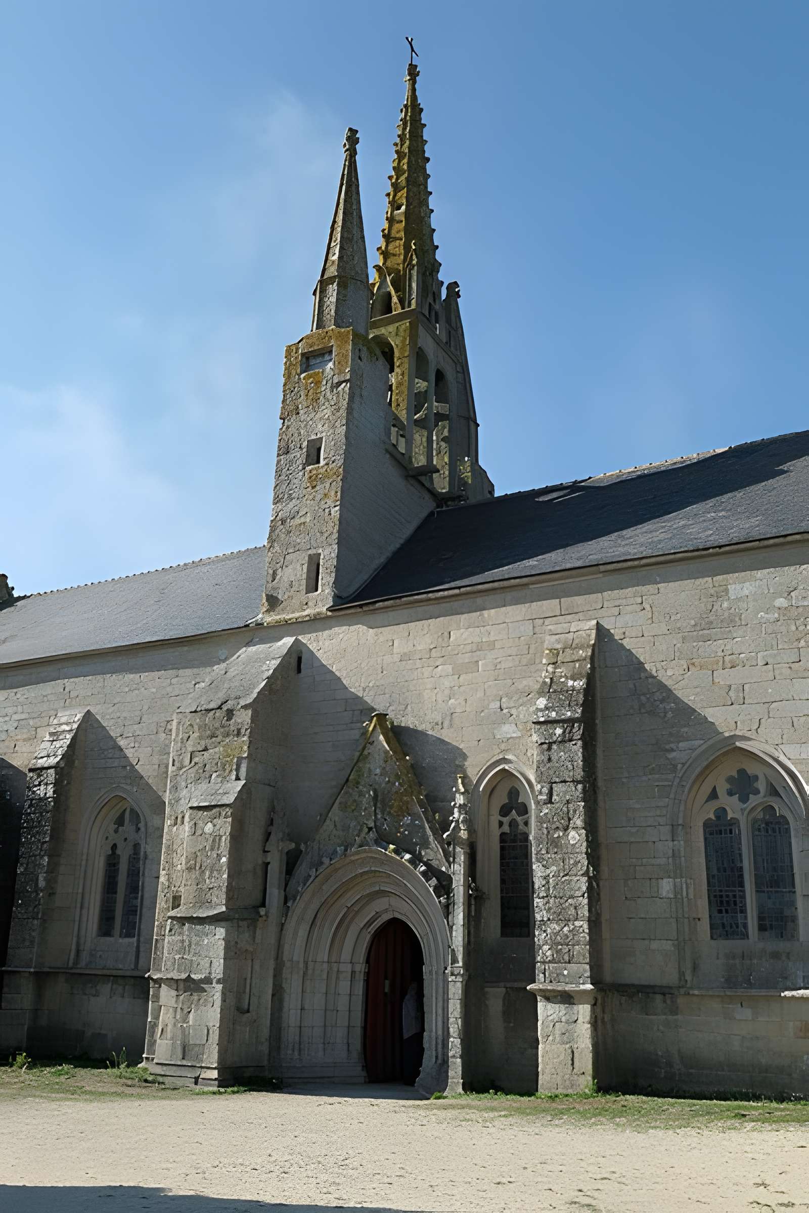 Calvaire et chapelle de Tronoën