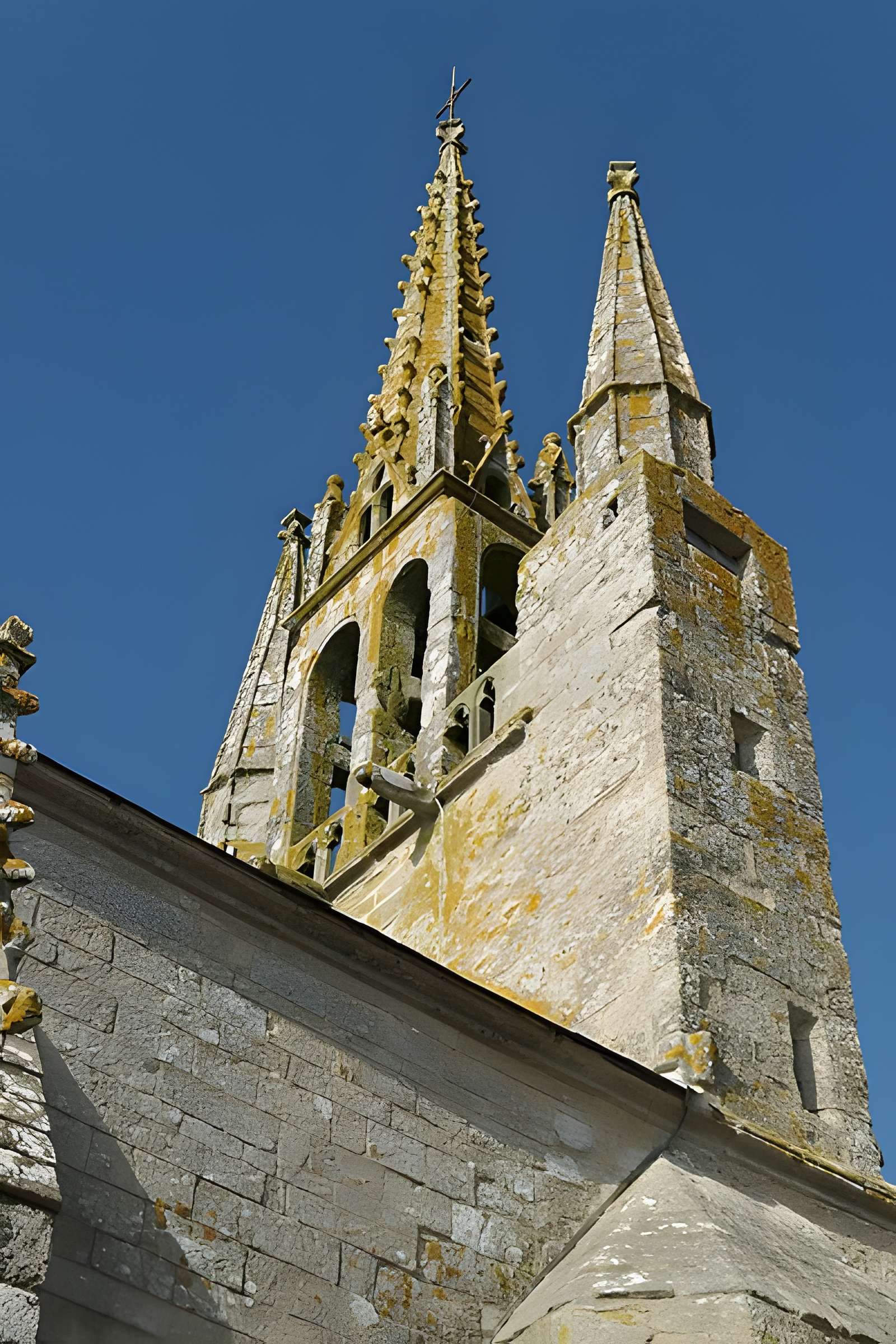 Calvaire et chapelle de Tronoën