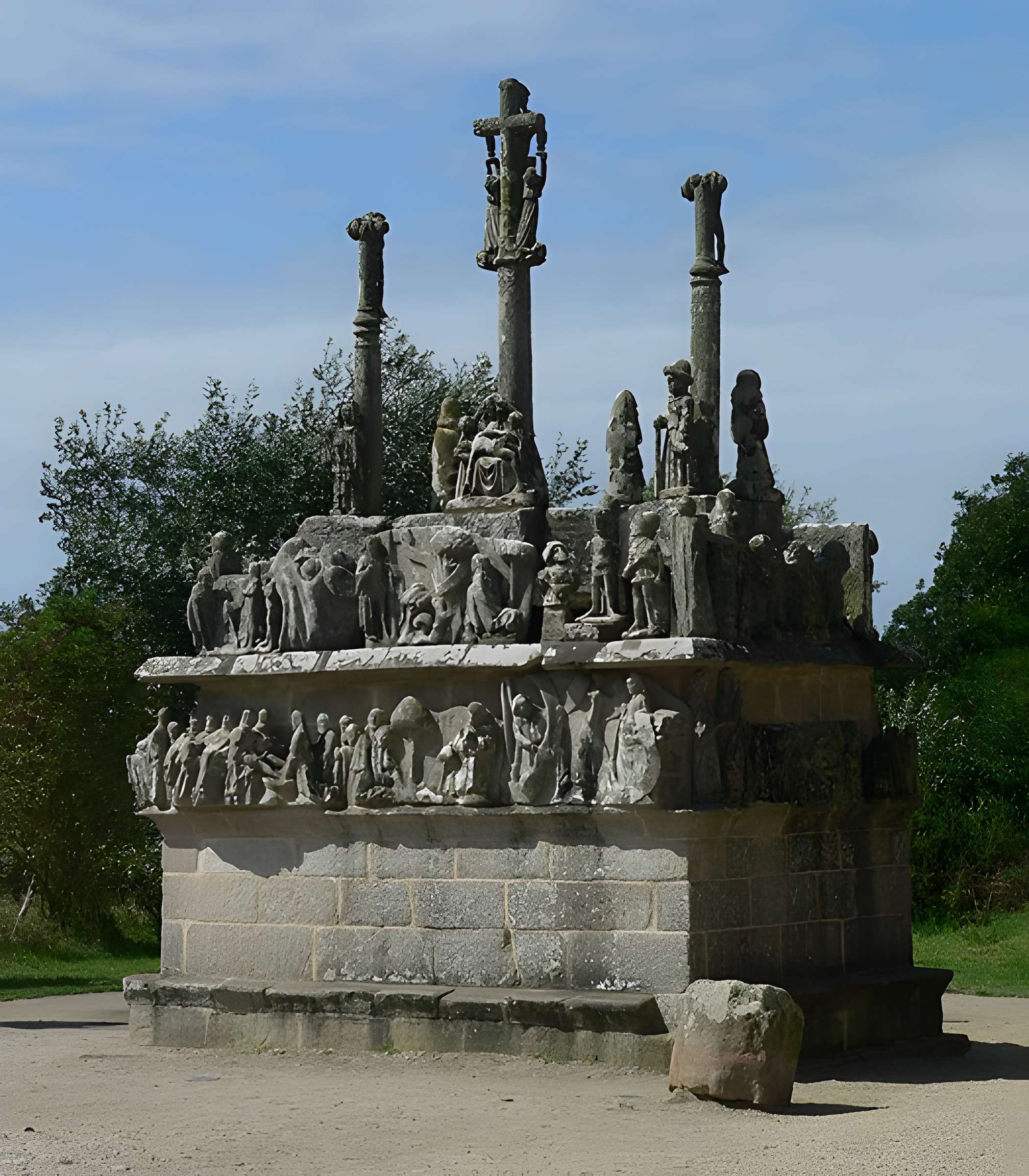 Calvaire et chapelle de Tronoën