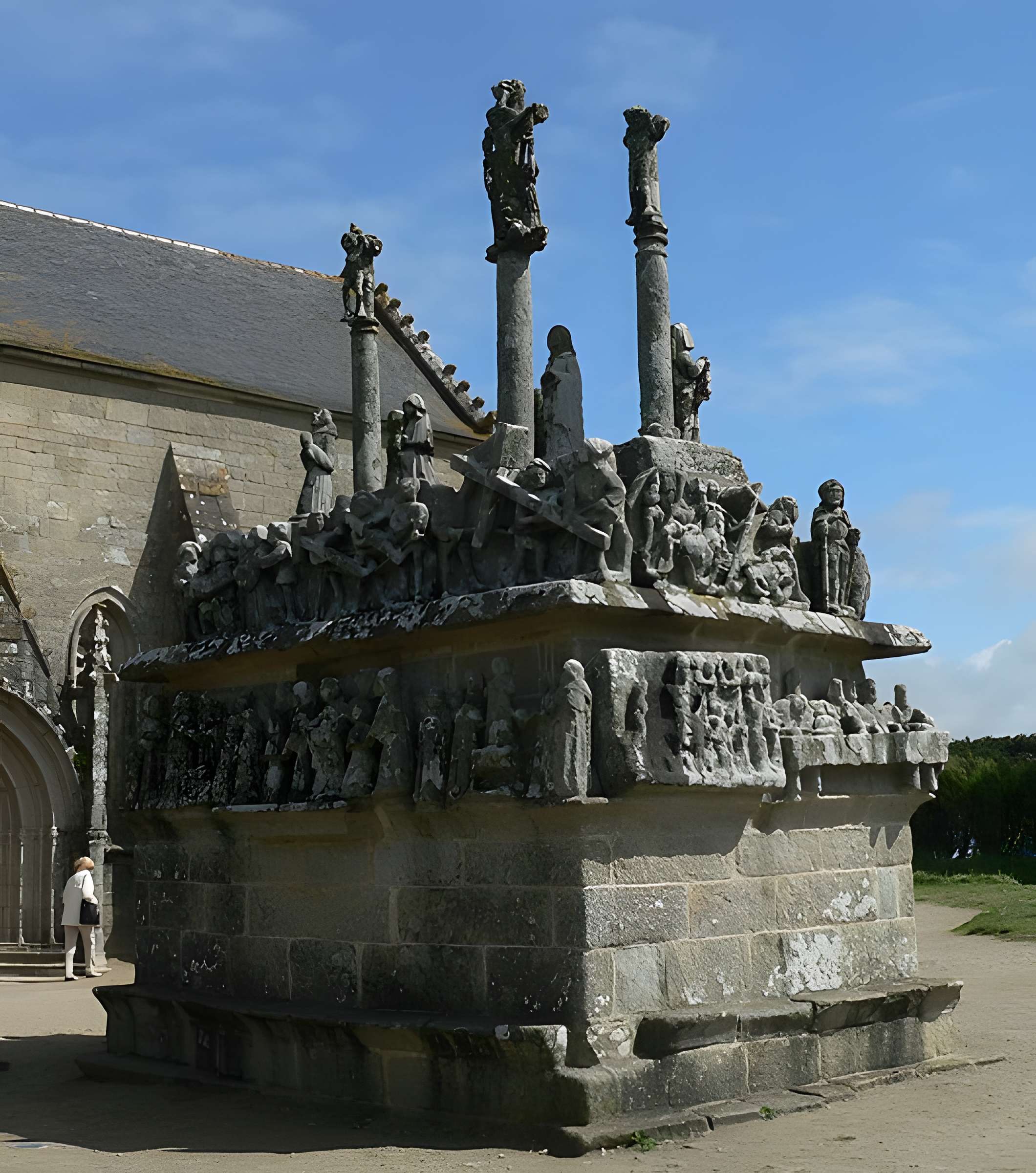 Calvaire et chapelle de Tronoën