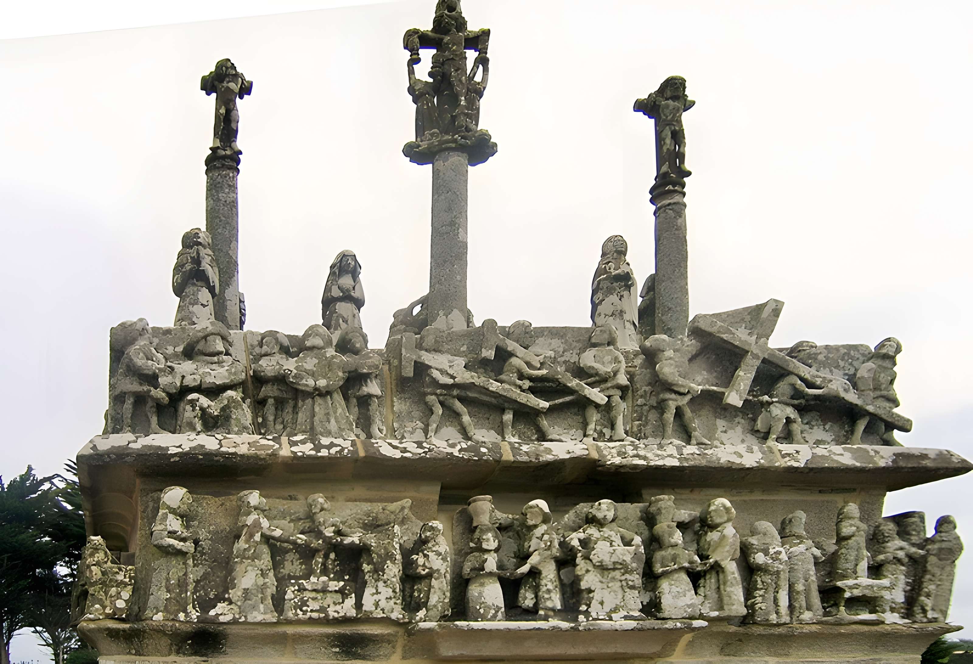 Calvaire et chapelle de Tronoën