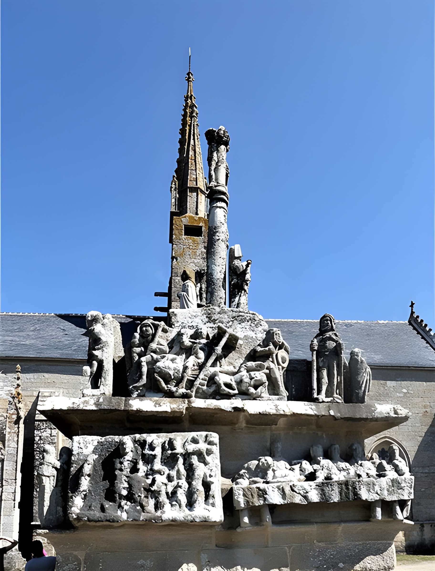 Calvaire et chapelle de Tronoën