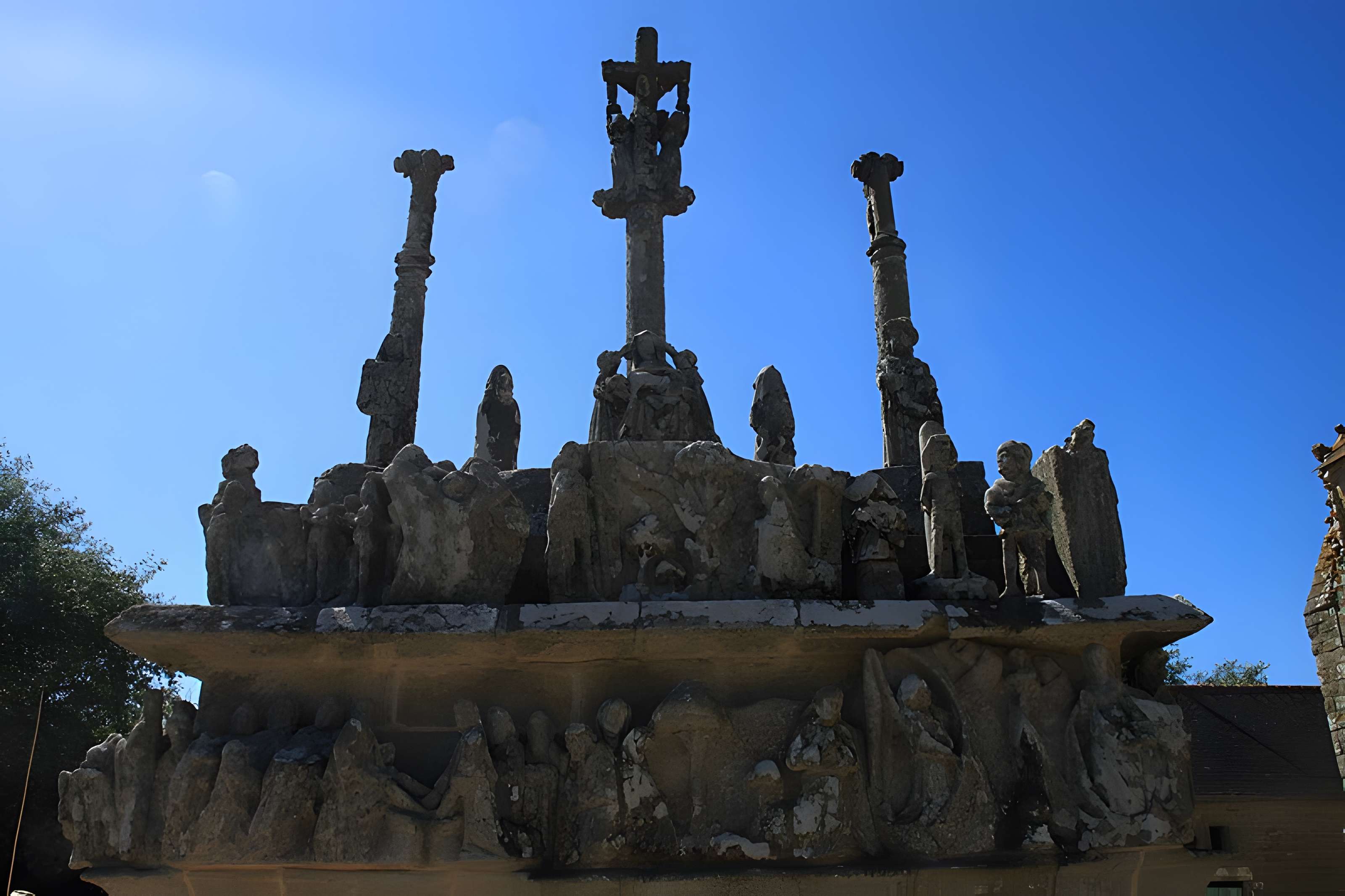 Calvaire et chapelle de Tronoën