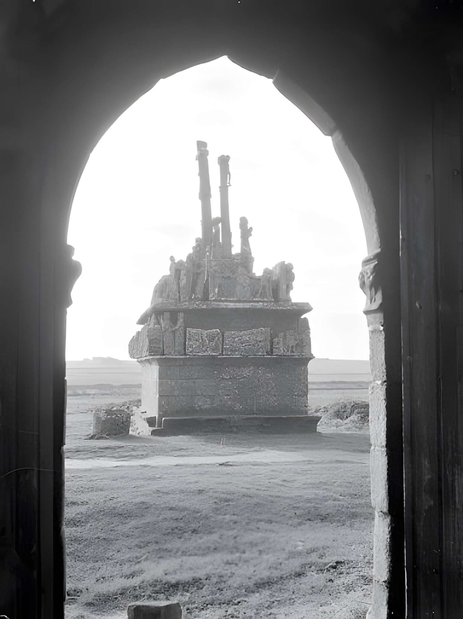 Calvaire et chapelle de Tronoën