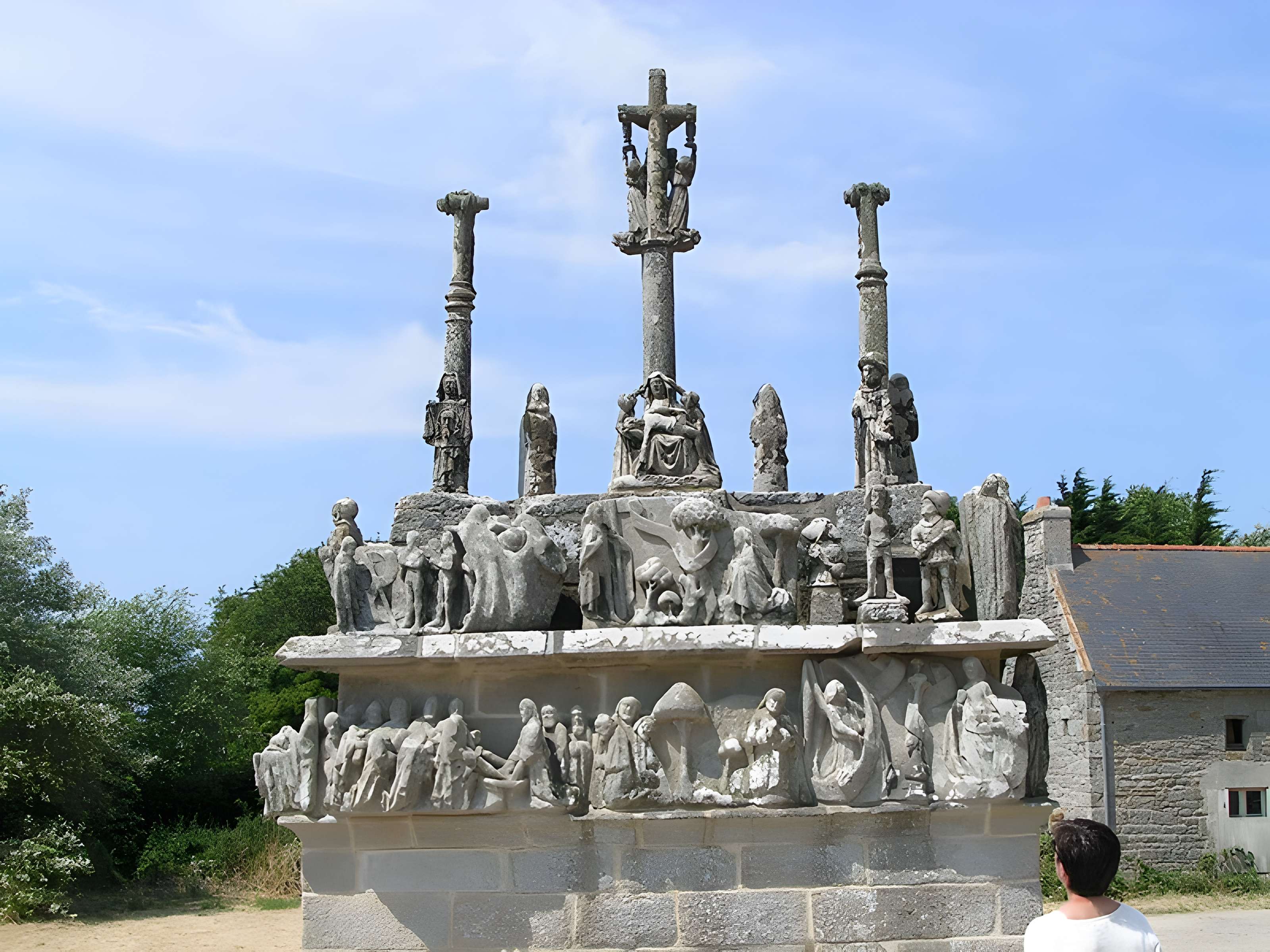 Calvaire et chapelle de Tronoën