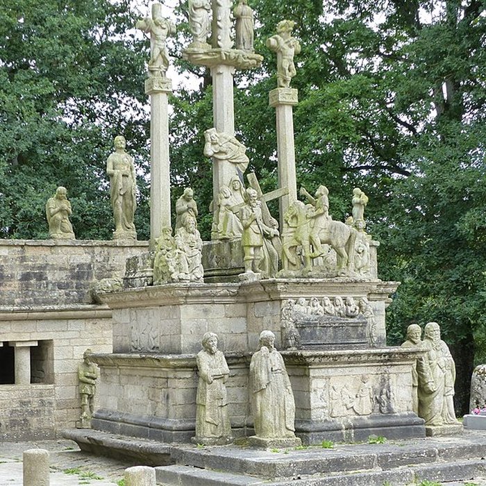 Photo de Calvaire et ossuaire du cimetière de Guéhenno