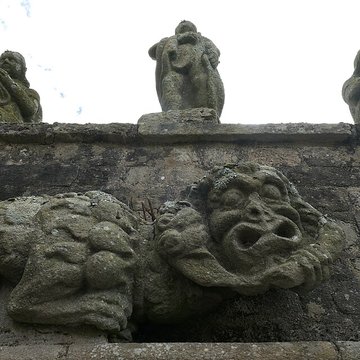 Calvaire et ossuaire du cimetière de Guéhenno