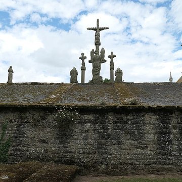 Calvaire et ossuaire du cimetière de Guéhenno