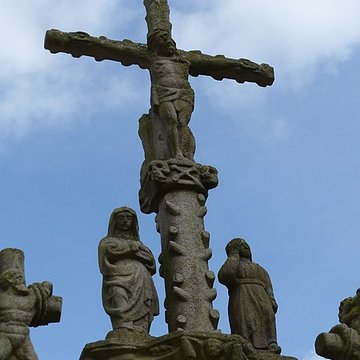 Calvaire et ossuaire du cimetière de Guéhenno