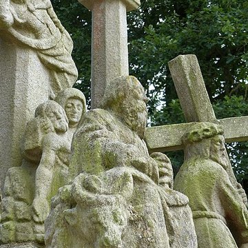Calvaire et ossuaire du cimetière de Guéhenno