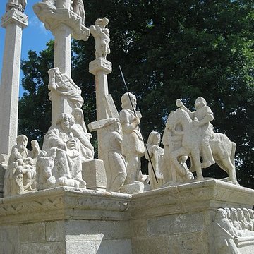 Calvaire et ossuaire du cimetière de Guéhenno