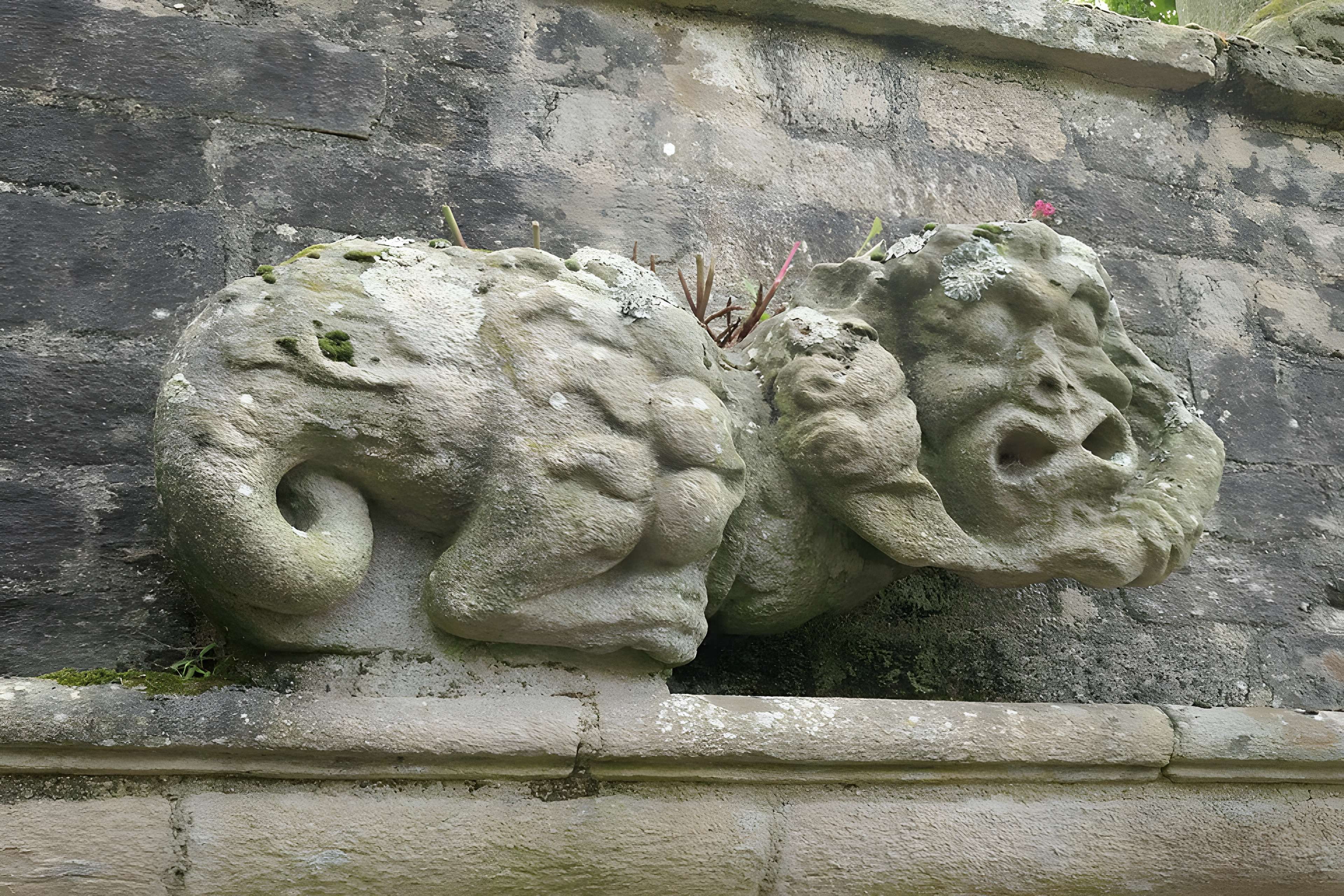 Calvaire et ossuaire du cimetière de Guéhenno