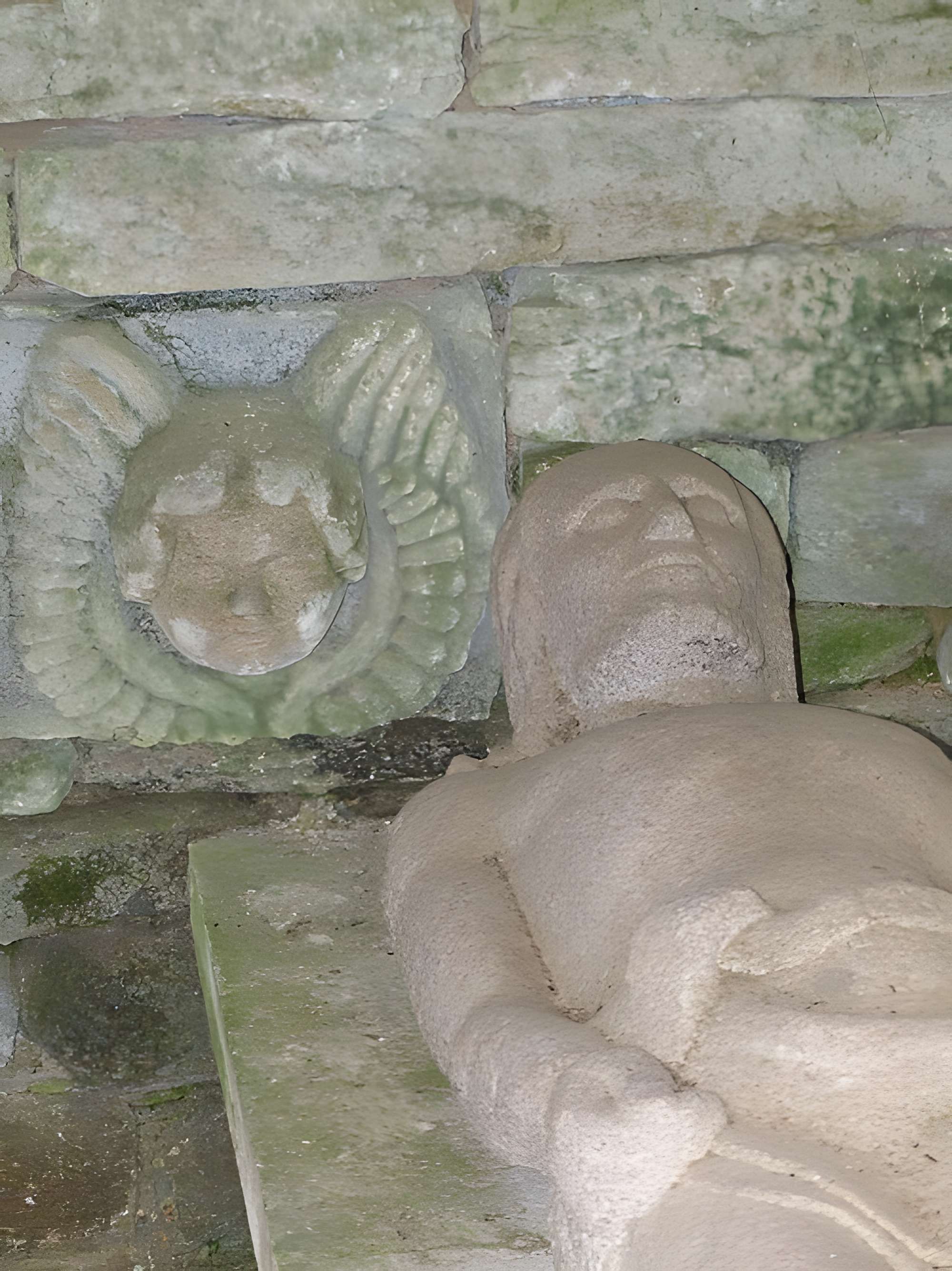 Calvaire et ossuaire du cimetière de Guéhenno