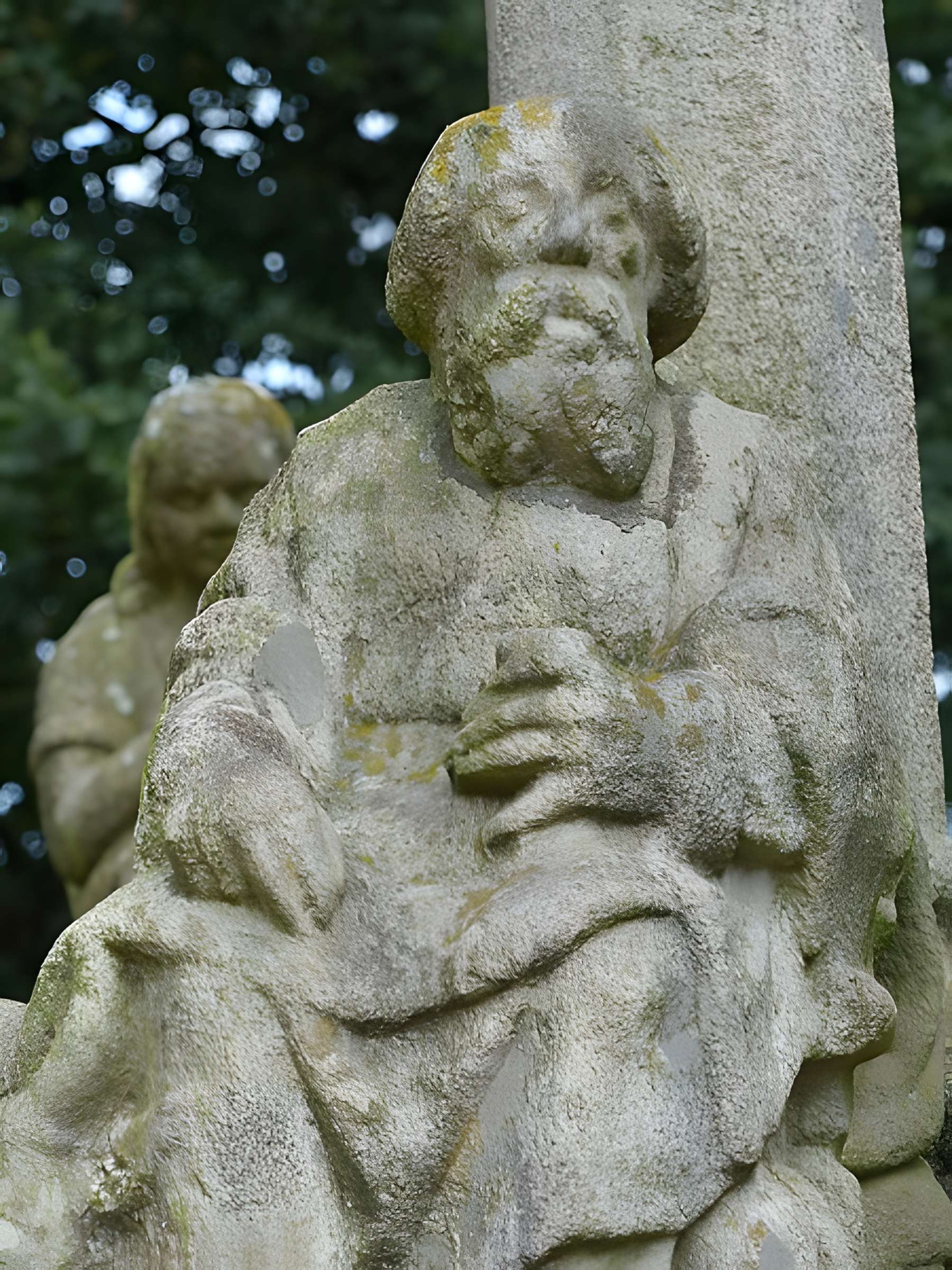 Calvaire et ossuaire du cimetière de Guéhenno