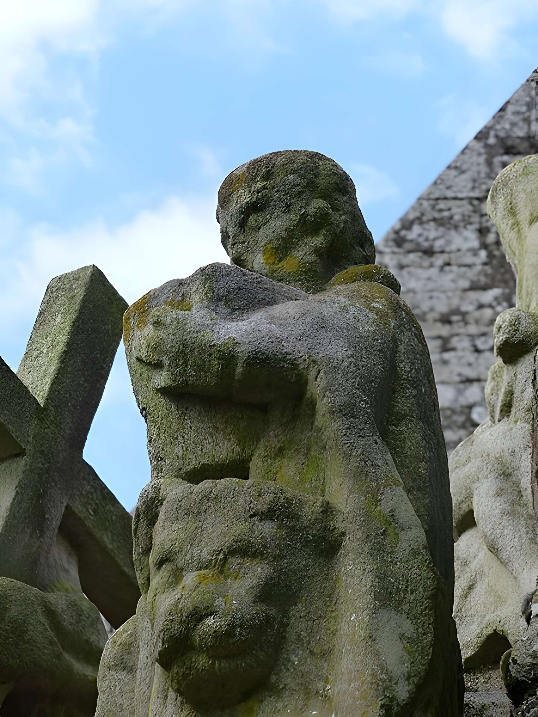 Calvaire et ossuaire du cimetière de Guéhenno