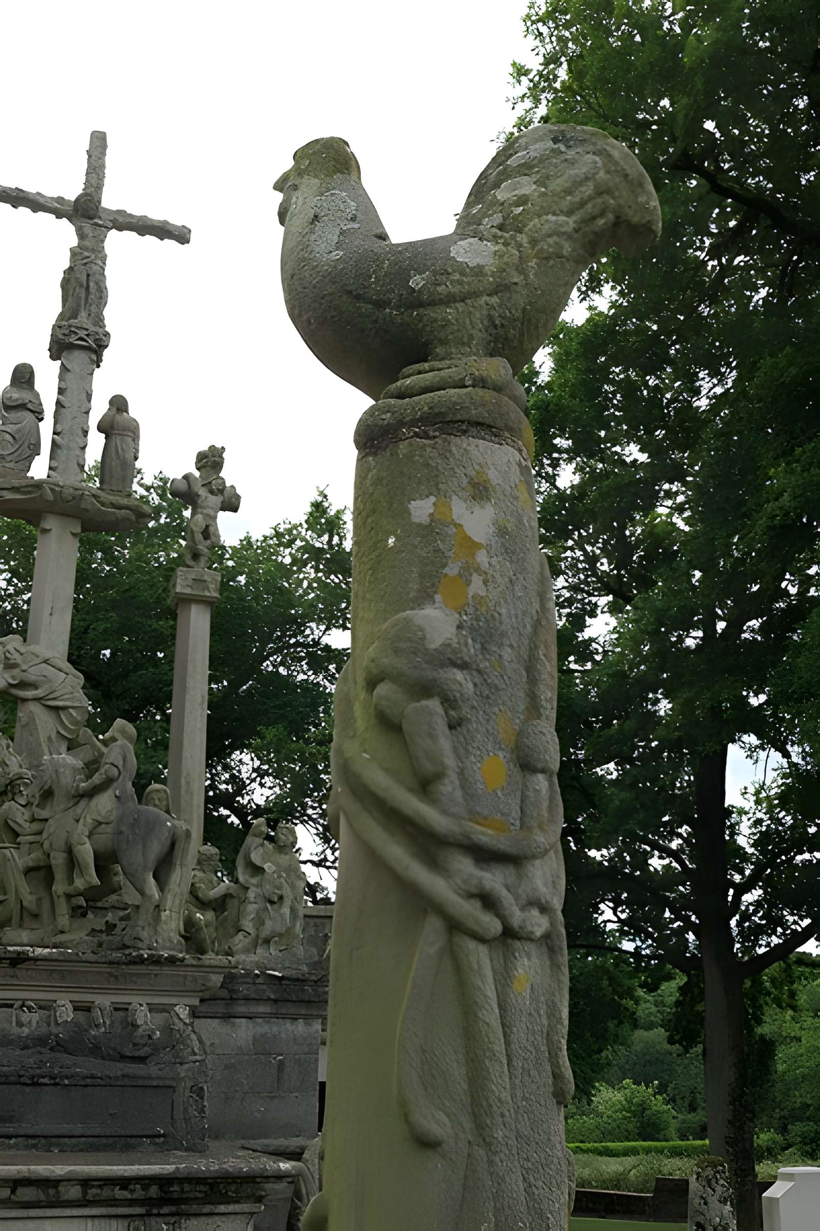 Calvaire et ossuaire du cimetière de Guéhenno