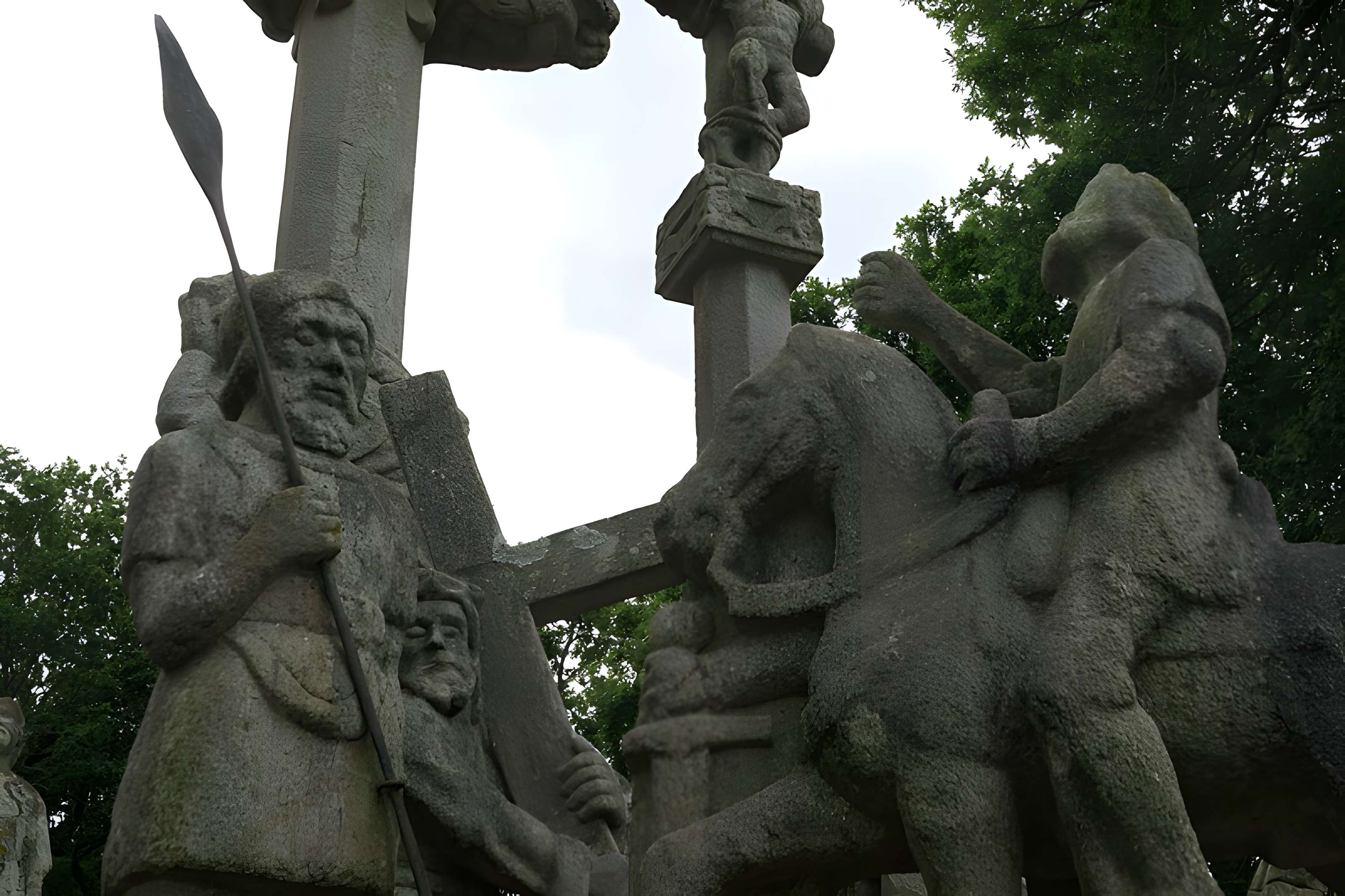 Calvaire et ossuaire du cimetière de Guéhenno