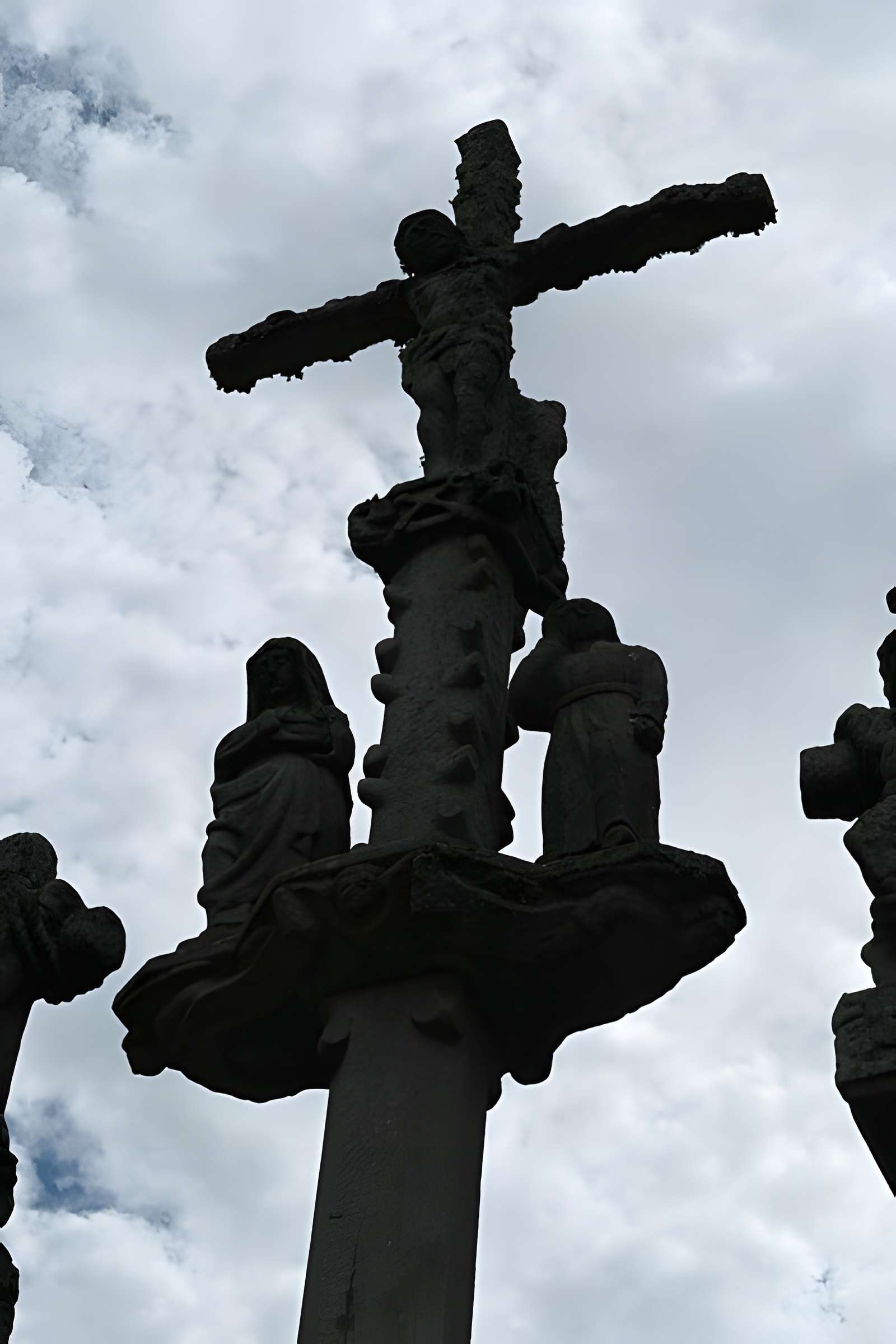 Calvaire et ossuaire du cimetière de Guéhenno