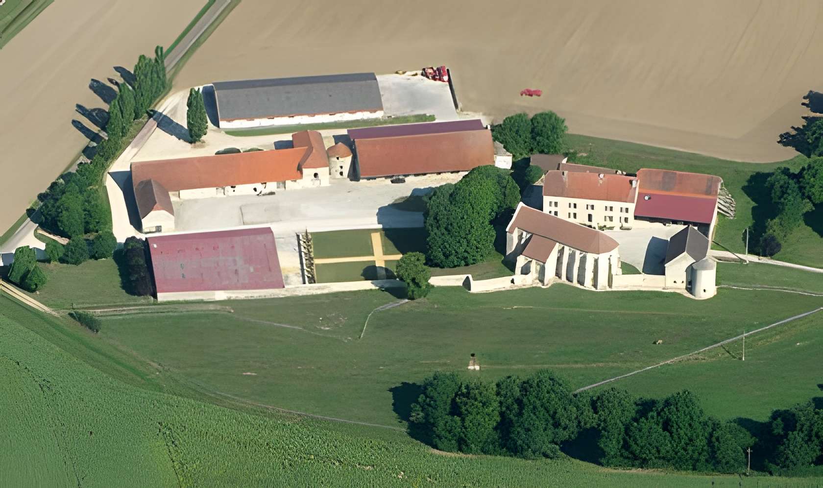 Commanderie d'Épailly vue aérienne