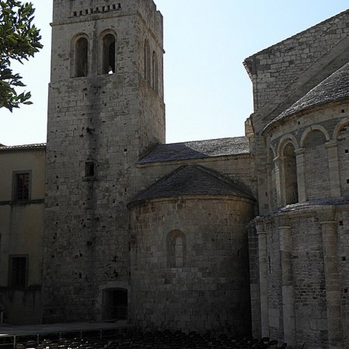Photo de Abbatiale Saint-Pierre-et-Saint-Paul de Caunes-Minervois