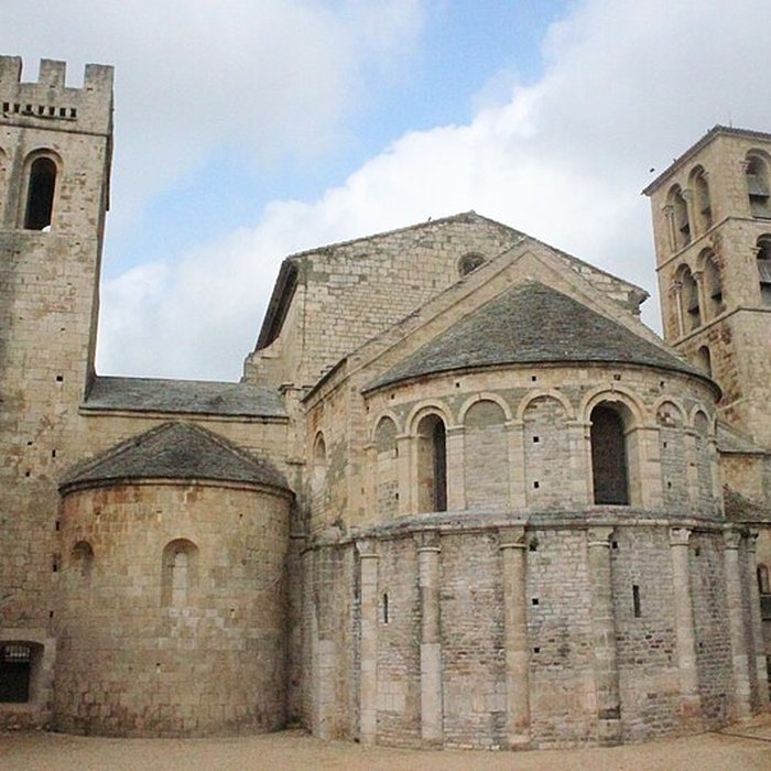 Photo de Abbatiale Saint-Pierre-et-Saint-Paul de Caunes-Minervois
