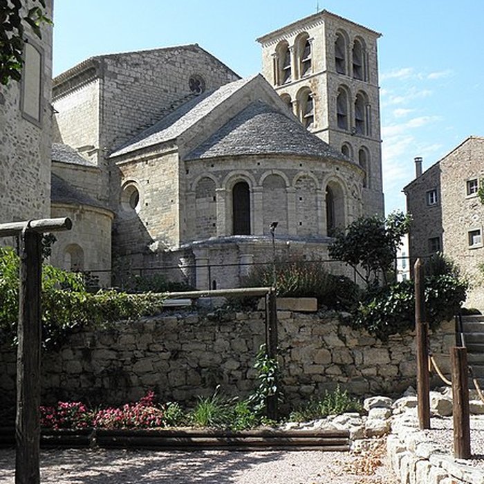 Photo de Abbatiale Saint-Pierre-et-Saint-Paul de Caunes-Minervois