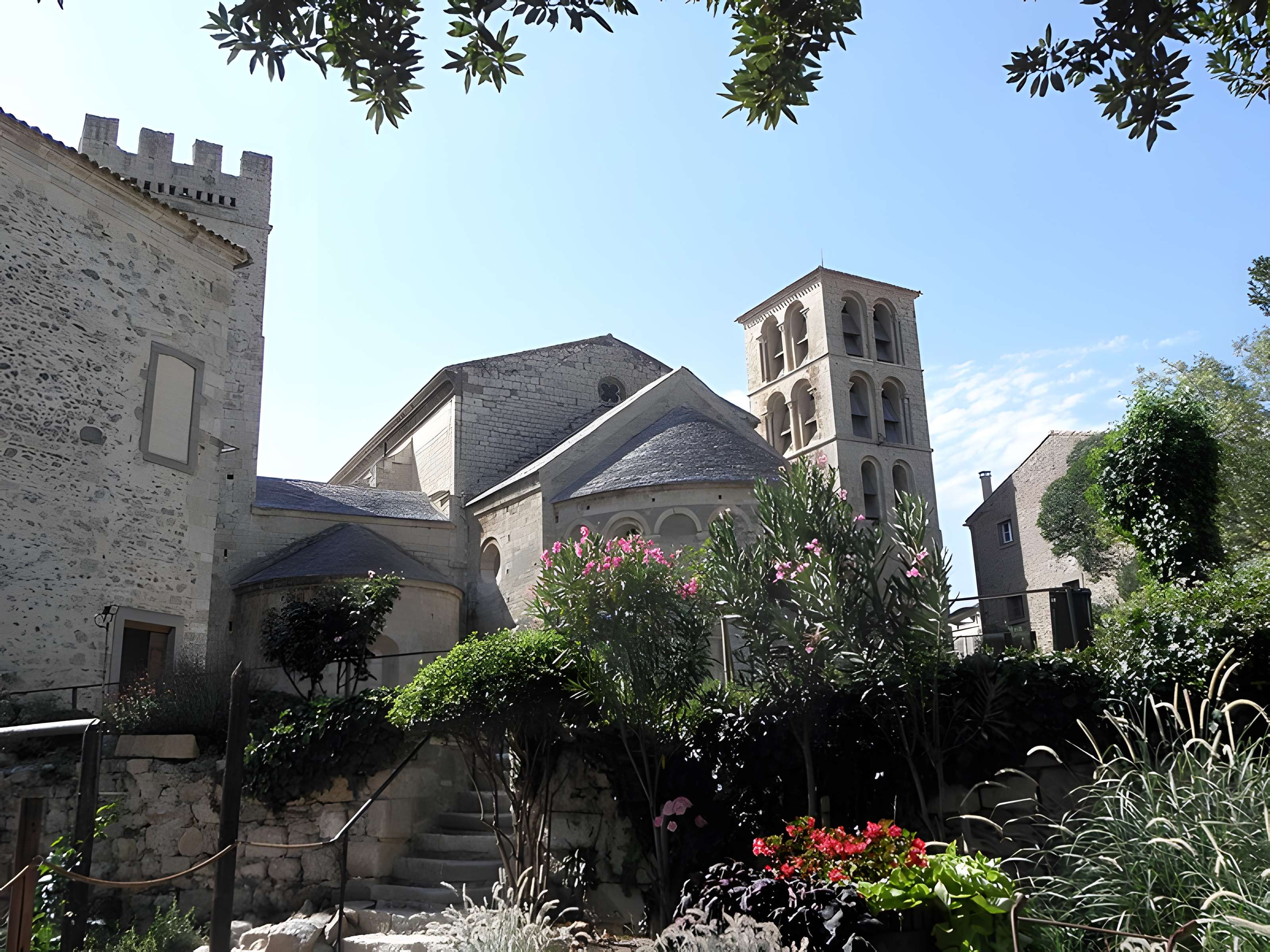 Abbatiale Saint-Pierre-et-Saint-Paul de Caunes-Minervois