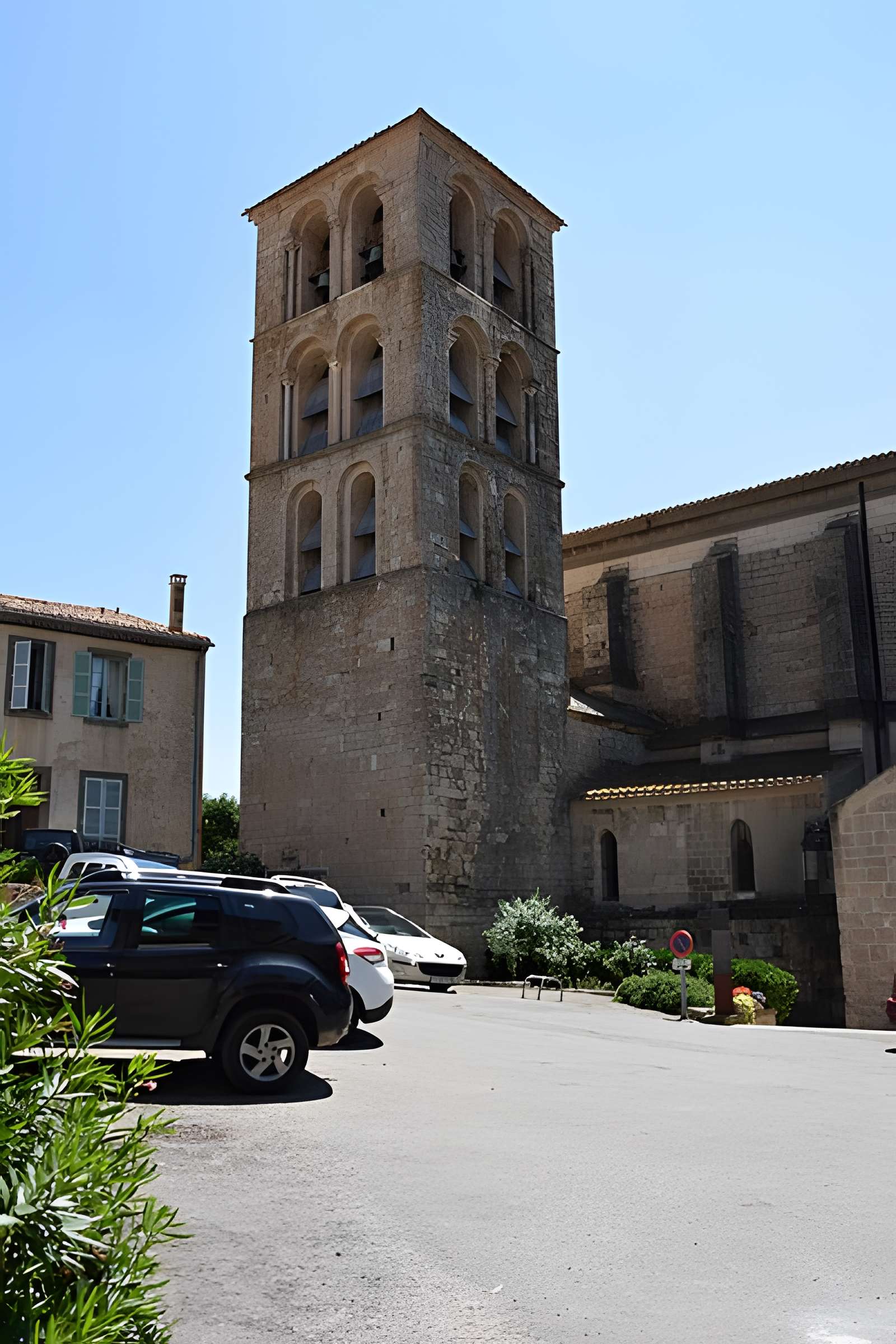 Abbatiale Saint-Pierre-et-Saint-Paul de Caunes-Minervois