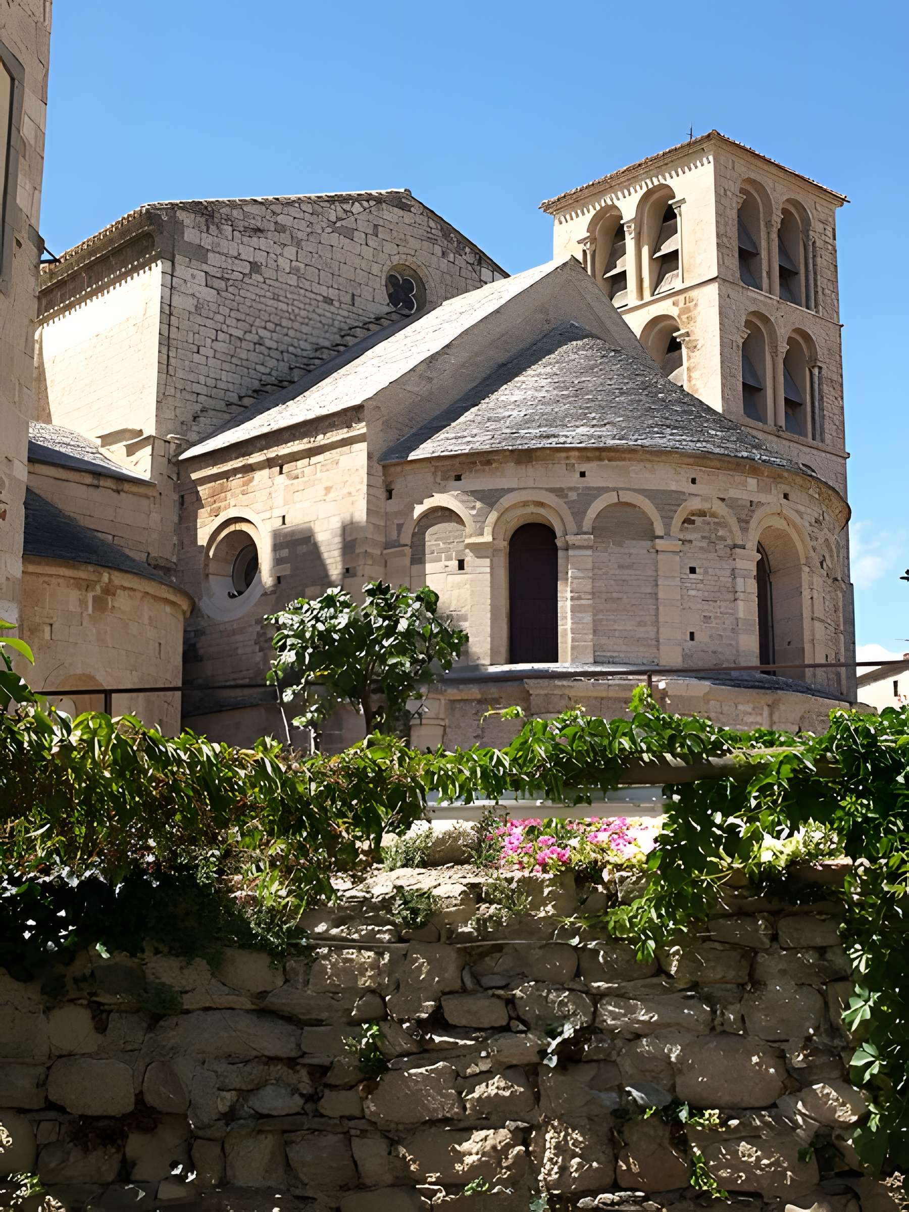 Abbatiale Saint-Pierre-et-Saint-Paul de Caunes-Minervois
