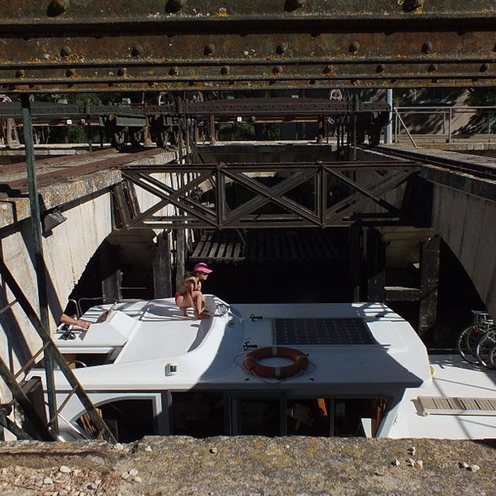 Photo de Canal du Midi : Barrage-écluse de Vias