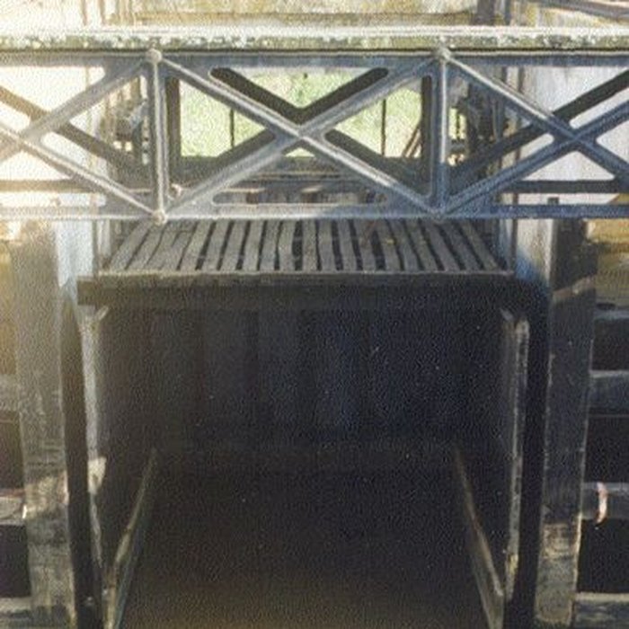 Photo de Canal du Midi : Barrage-écluse de Vias