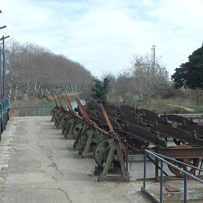Photo de Canal du Midi : Barrage-écluse de Vias