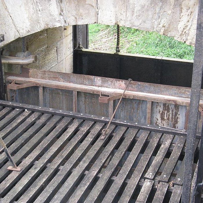 Photo de Canal du Midi : Barrage-écluse de Vias