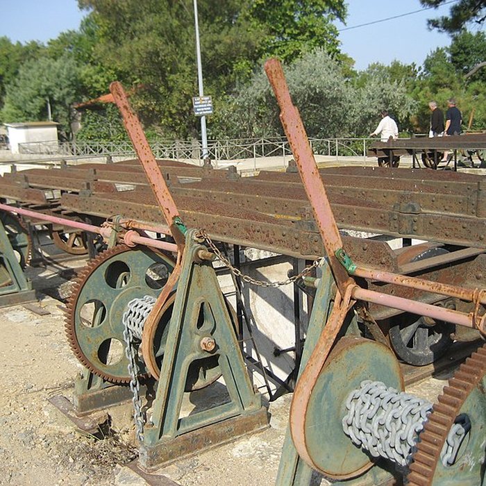 Photo de Canal du Midi : Barrage-écluse de Vias