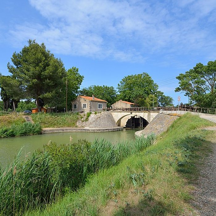 Photo de Canal du Midi : Barrage-écluse de Vias