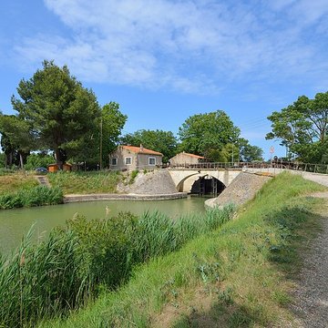 Canal du Midi : Barrage-écluse de Vias