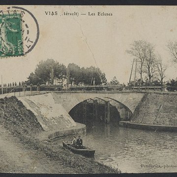 Canal du Midi : Barrage-écluse de Vias