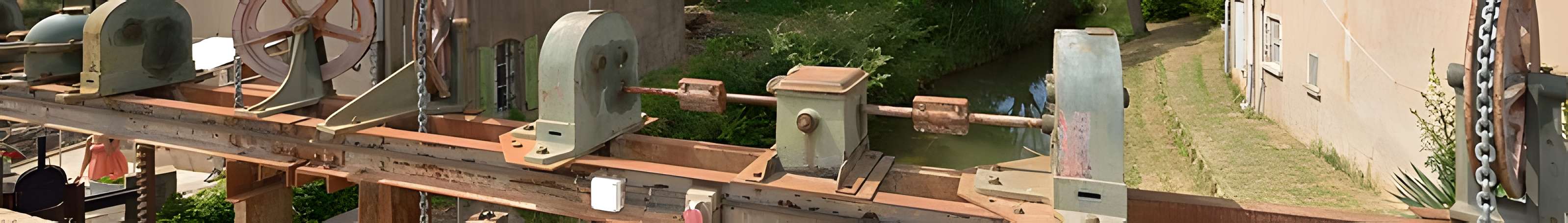 Canal du Midi : Barrage-écluse de Vias