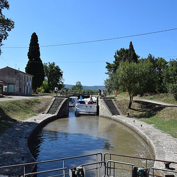 Photo de Canal du Midi : Écluse triple de Fontfile