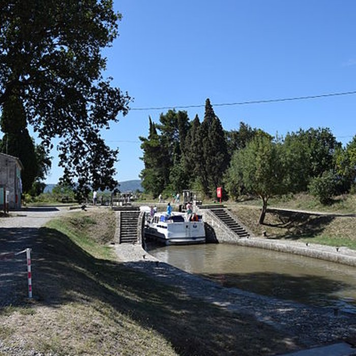 Photo de Canal du Midi : Écluse triple de Fontfile