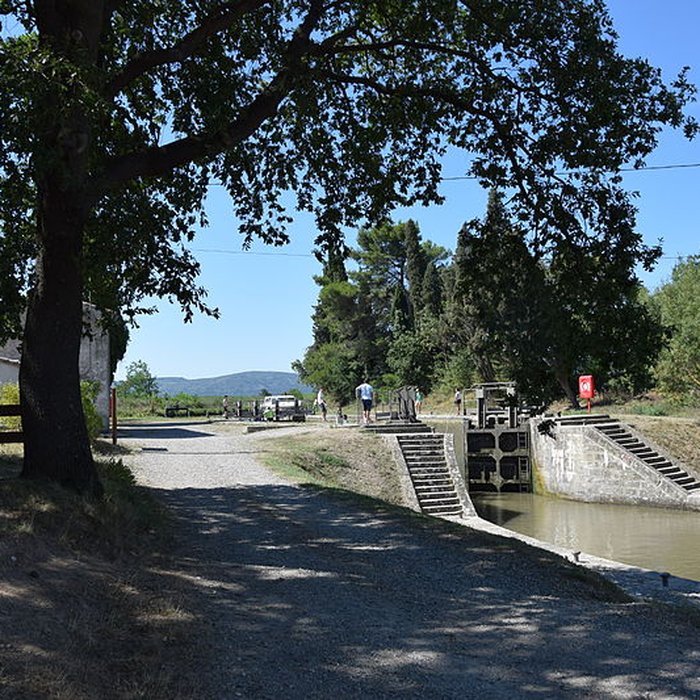 Photo de Canal du Midi : Écluse triple de Fontfile