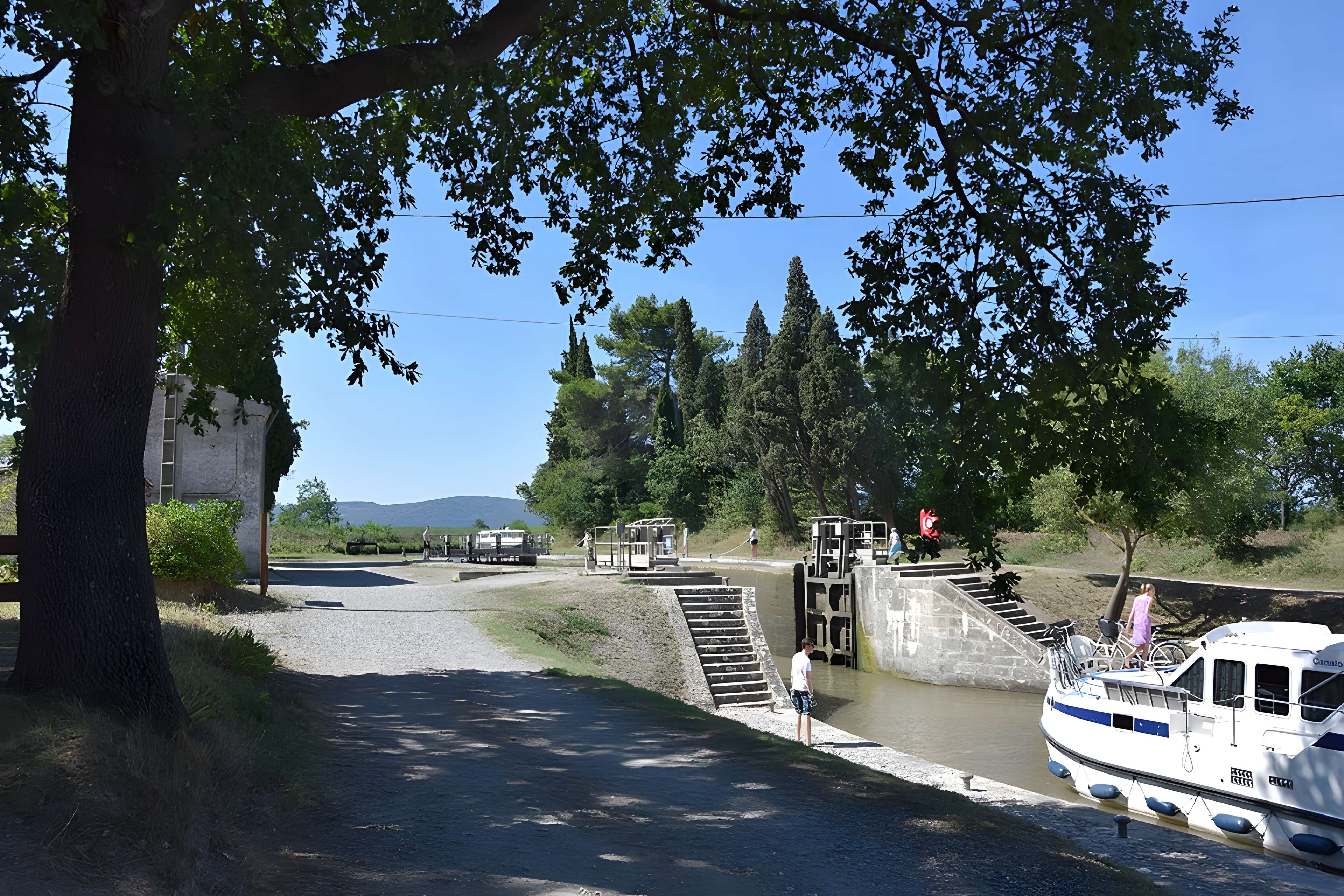 Canal du Midi : Écluse triple de Fontfile