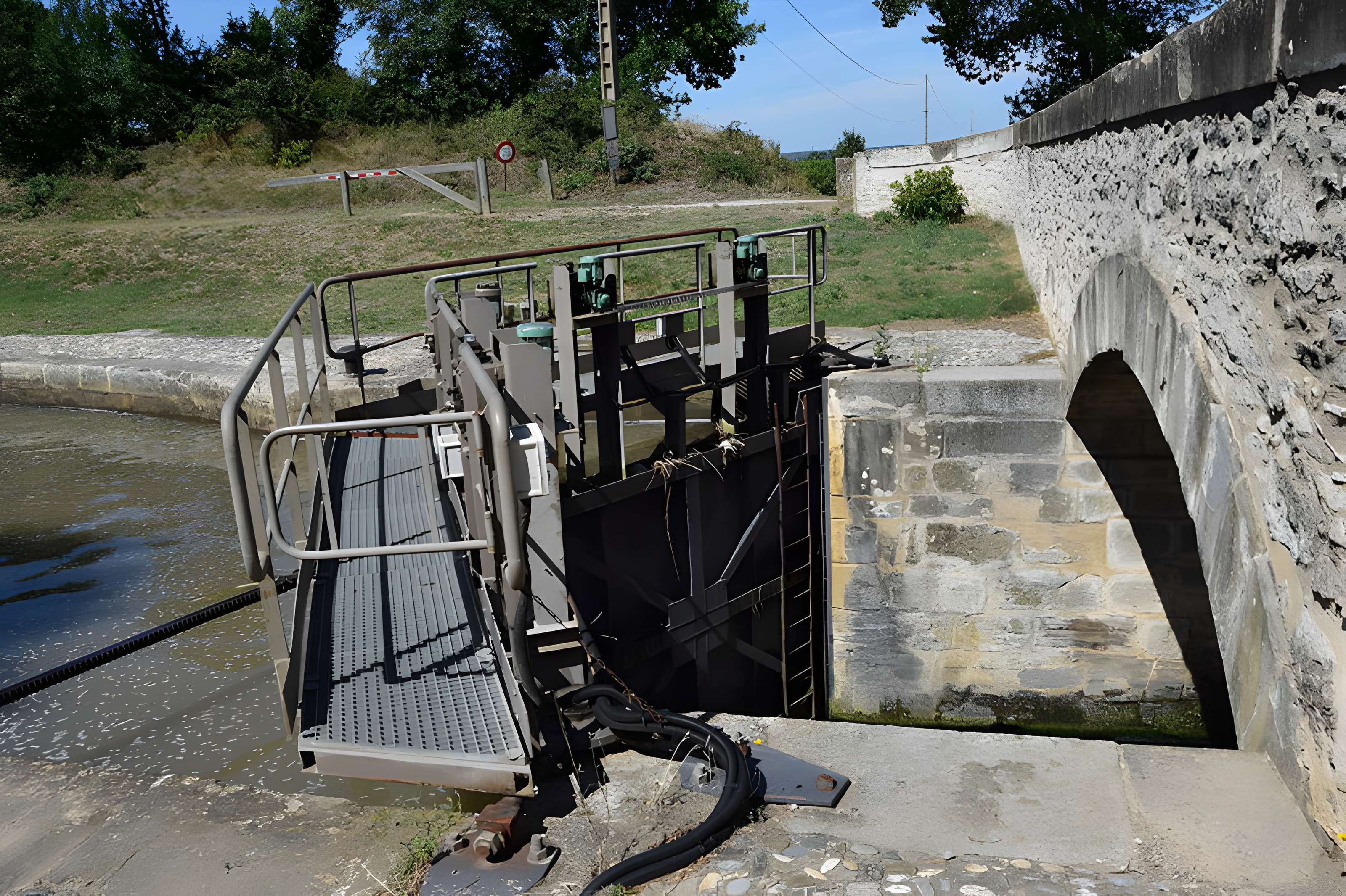 Canal du Midi : Écluse triple de Fontfile